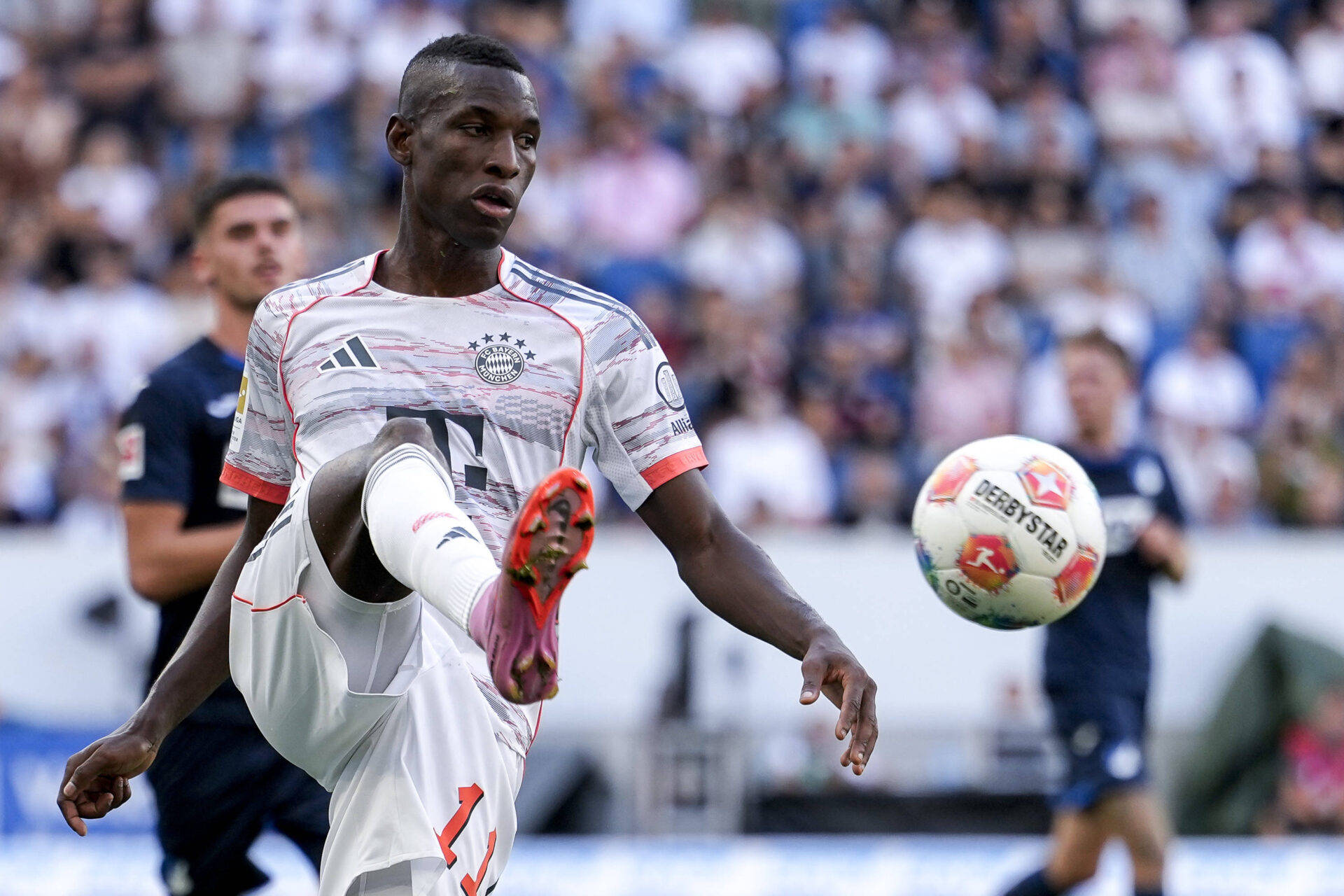 九游体育官网-转折点！法兰克福豪取连胜；国王杯今晨攻防权衡；管理层满意；年轻球员得到机会(法兰克福vs波鸿比分预测)